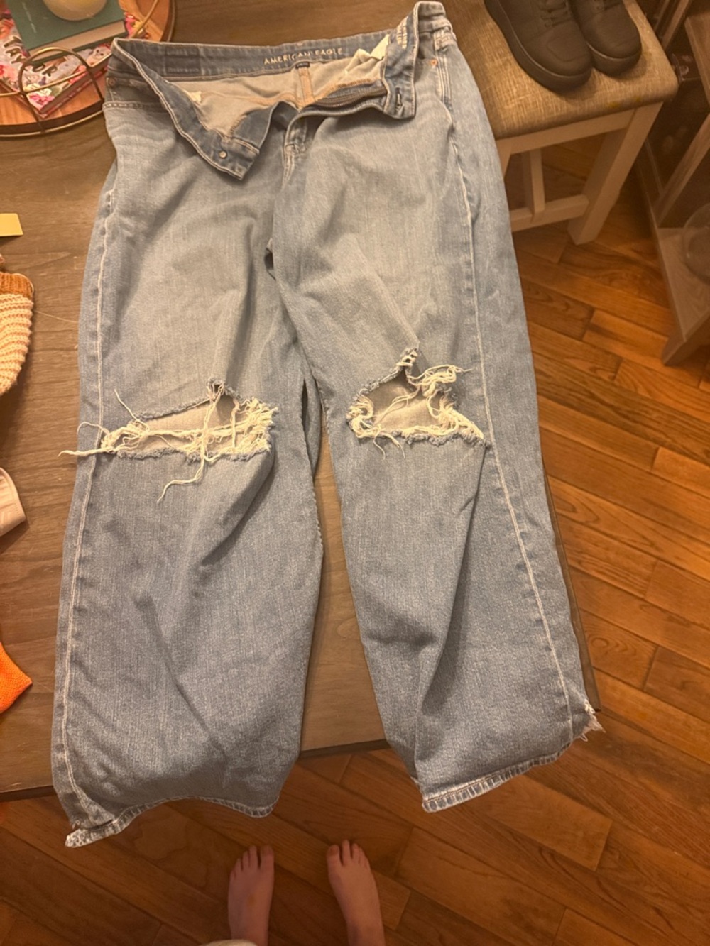 American Eagle Light Blue Distressed Curvy Super High-Rise Wide Leg Jeans - Picture 3 of 4